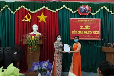 CHI BỘ TỔ CHỨC LỄ KẾT NẠP ĐẢNG VIÊN NĂM 2021